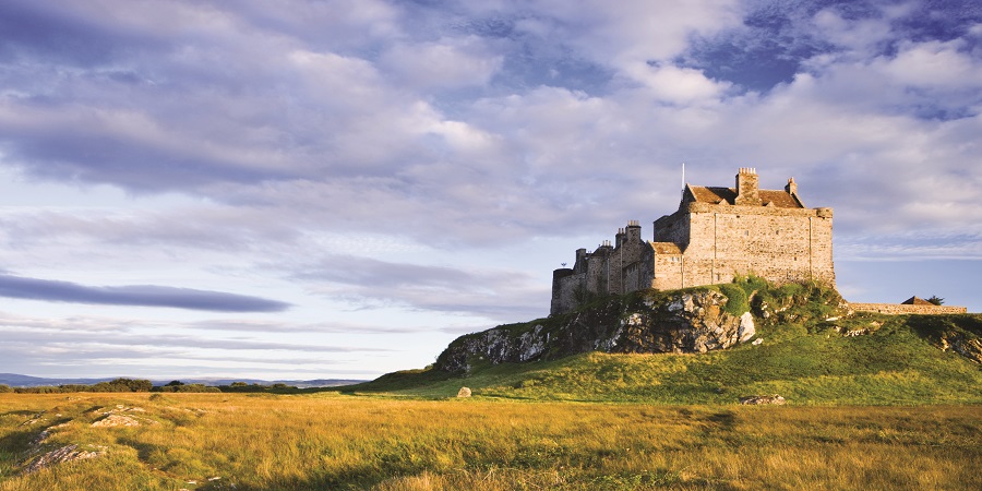 Exploring the 13th-century Duart Castle